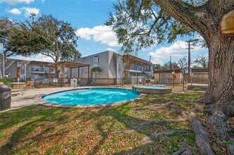 Building Photo - 5929 Queensloch Dr