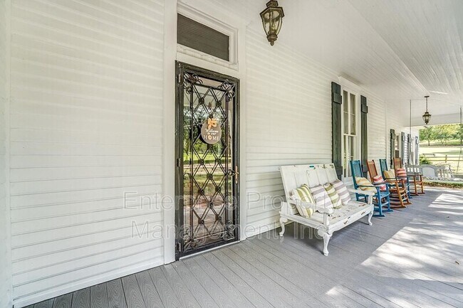 Foto del edificio - 6054 Chester St