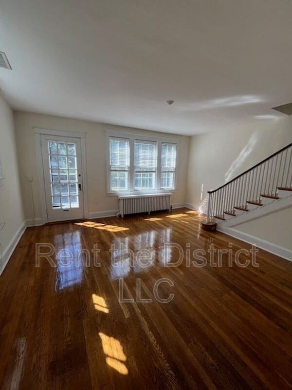 Building Photo - 4433 Fessenden St NW