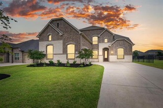 Building Photo - 1477 Shooting Star Dr