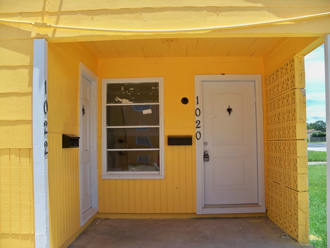 1022 5th Ave N Unit 1020 5TH N, Texas City, TX 77590 Room for Rent in