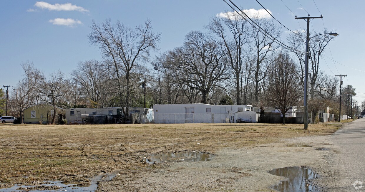 Buckroe Mobile Home Park Apartments in Hampton, VA