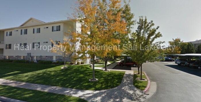 Primary Photo - 3823 S Big River Way
