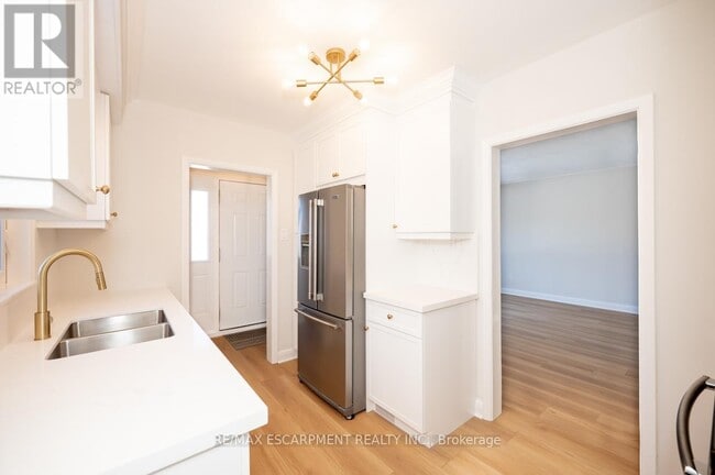 Building Photo - 365 George St