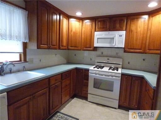 Building Photo - 1190 Stelton Rd