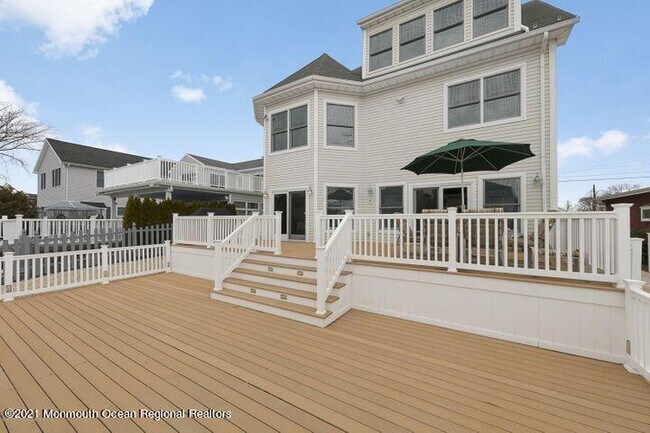 Building Photo - 15 Cabana Dr