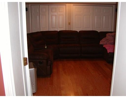 Foto del edificio - 18 Ledgewood Dr