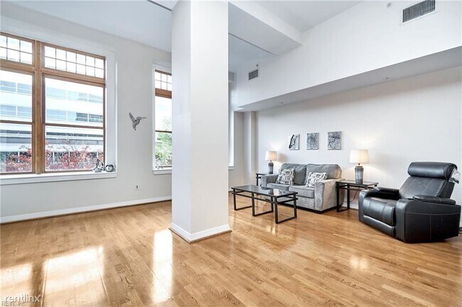 Building Photo - 1 br, 1 bath Condo - 237 Granby St Unit 26