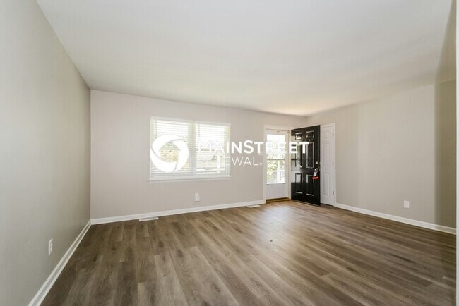 Foto del edificio - 4 Bedroom Pet-Friendly Home in CRYSTAL CITY, MO with Main Street Renewal