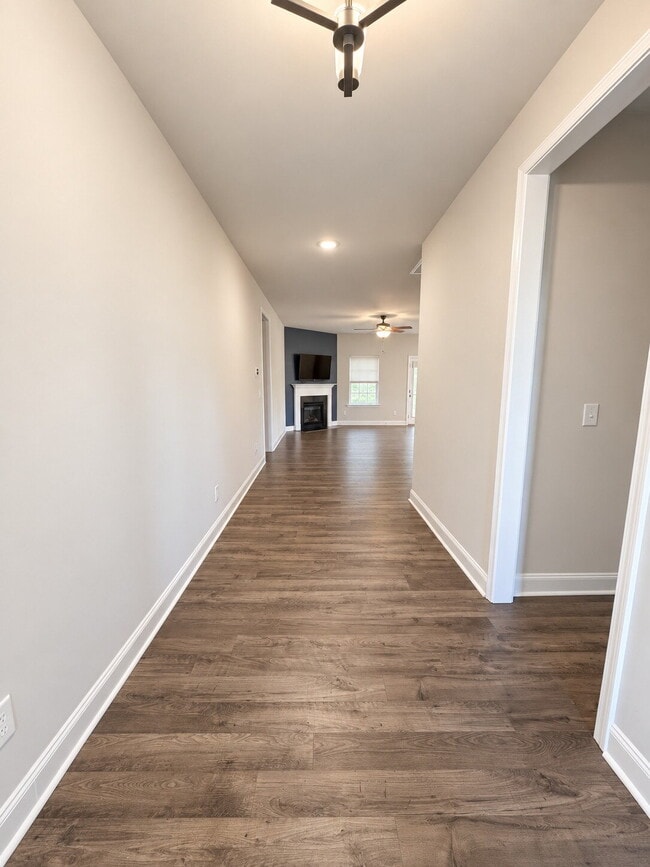 Building Photo - 143 Western pine Wy