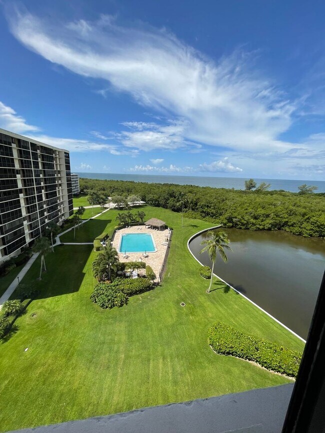 Foto del edificio - Vanderbilt Beach Condo! Ocean View ~ Avail...