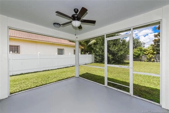 Foto del edificio - 1125 SW Estaugh Ave