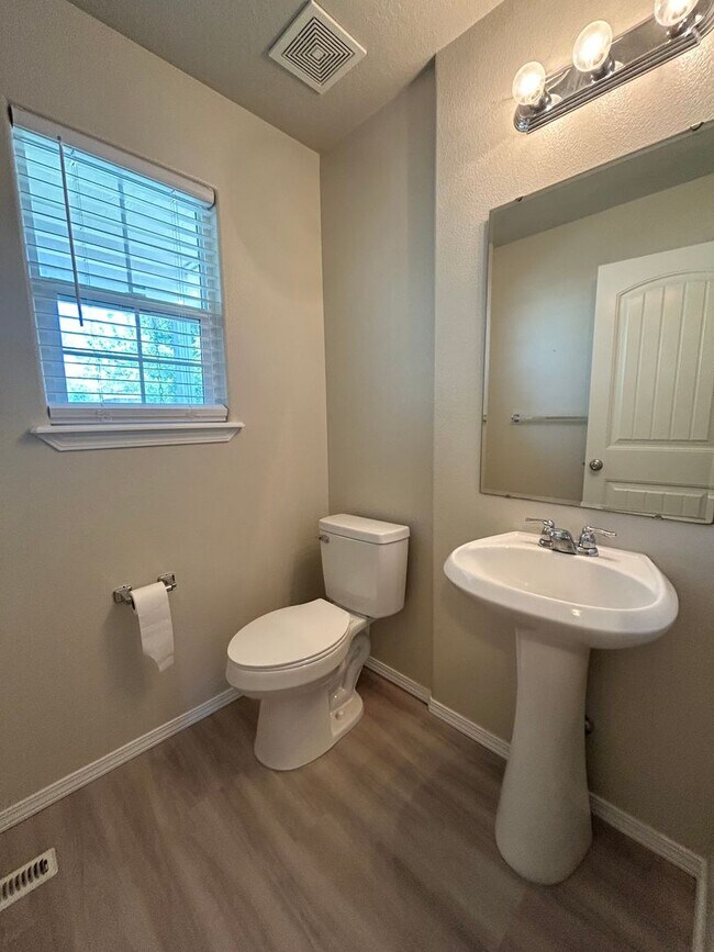 Foto del edificio - 6386 Mistyglen~Beautiful home in Devonshir...