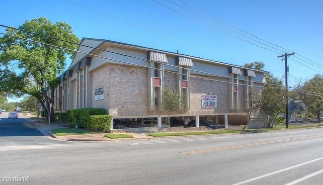 Building Photo - 3121 Speedway St