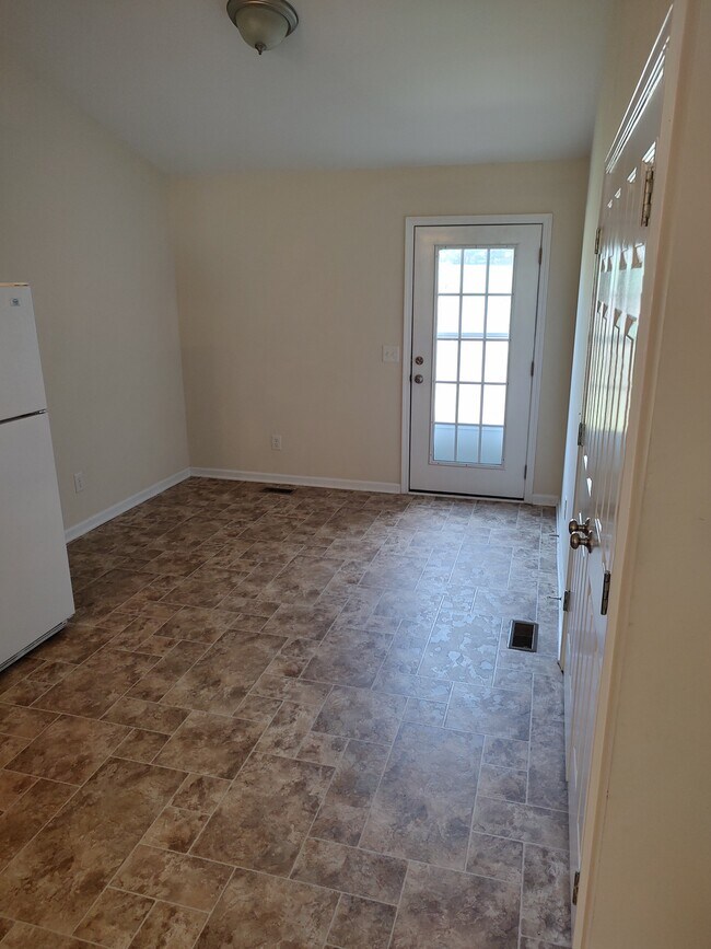 121 Glass Top Ln Unit 121 Glasstop, Zebulon, NC 27597 Apartments in