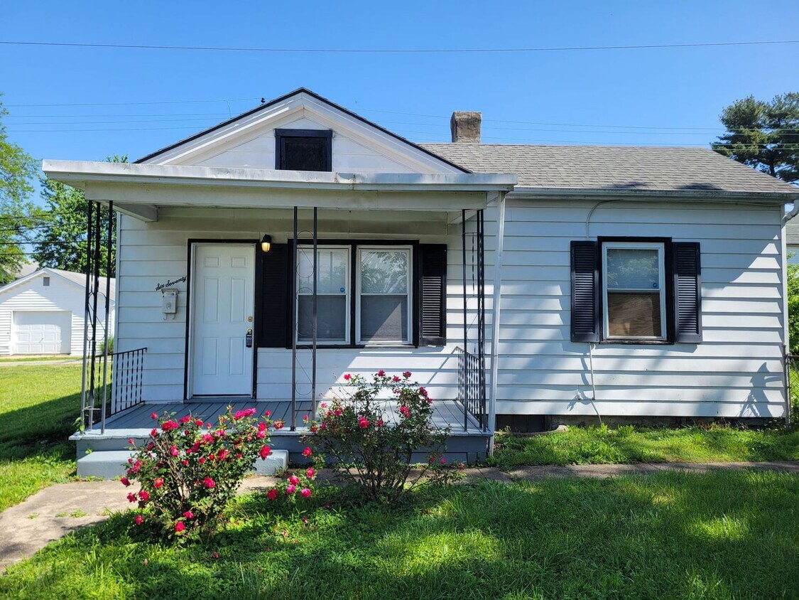 Primary Photo - 670 Hooven Ave 2BR/1BA (Lindenwald)