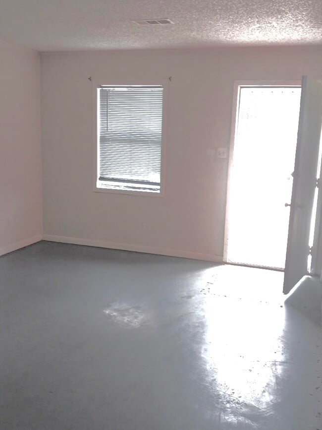 Building Photo - 3309 Barrett Cir