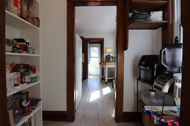 Foto del edificio - 209 Aspinwall Ave