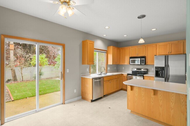 Foto del edificio - Fantastic Location - Beaverton 3 Bedroom, 2.5 Bath Townhome