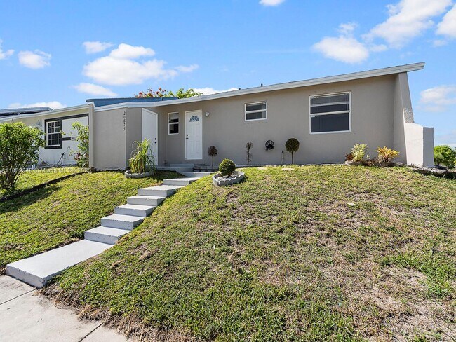Building Photo - 20875 Grouper Dr
