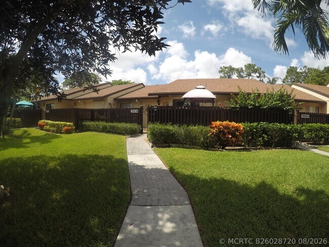 Building Photo - 633 Sea Pine Way