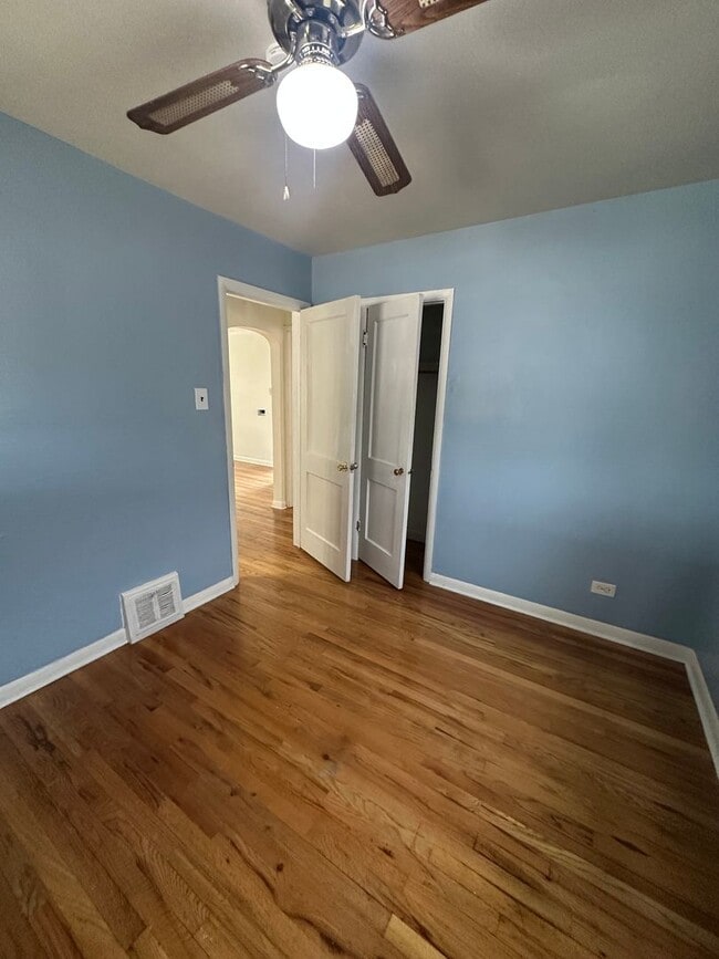 Foto del edificio - LONG REALTY AND PROPERTY MANAGEMENT- 4BED 2BATH IN Denver