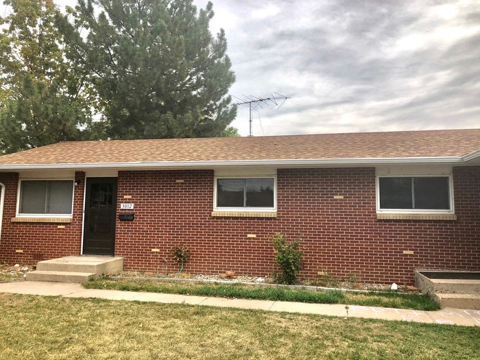 Primary Photo - Stunning Duplex in Loveland!