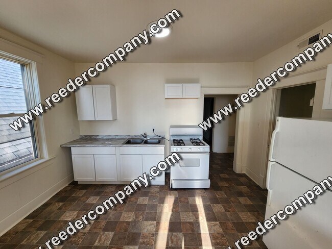 Foto del edificio - 5008 Baring Ave