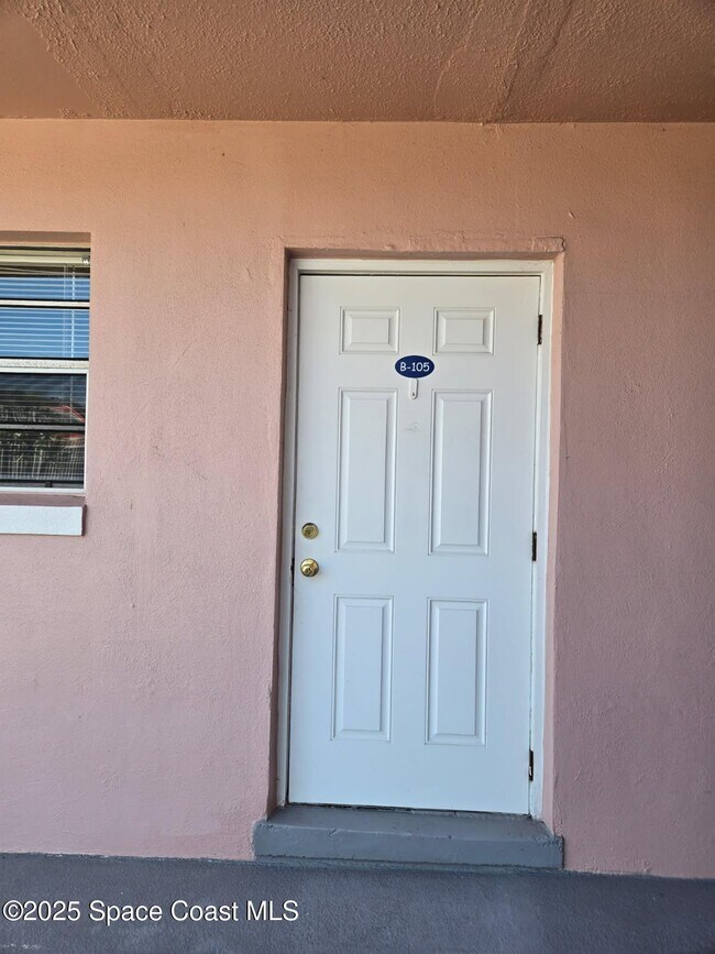 Building Photo - 401 Monroe Ave