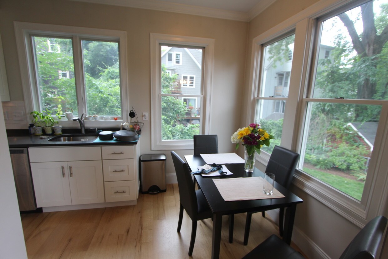 Primary Photo - 27 Elmwood St