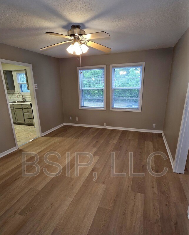 Foto del edificio - 1141 NE Chester Ave