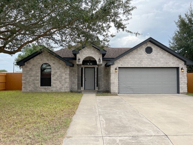 Foto del edificio - Beautiful 3b /2 bath home in McAllen