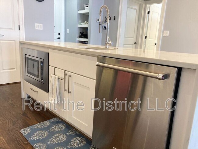 Foto del edificio - 4126 8th St NW