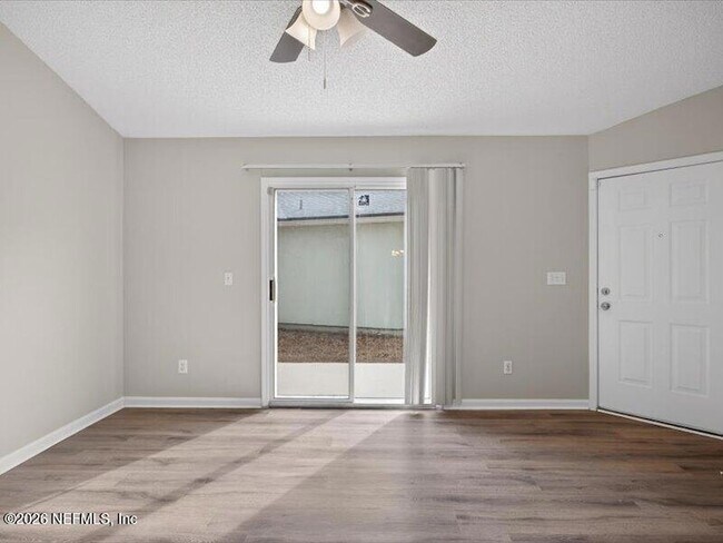 Foto del edificio - 1460 Ellis Trace Dr W