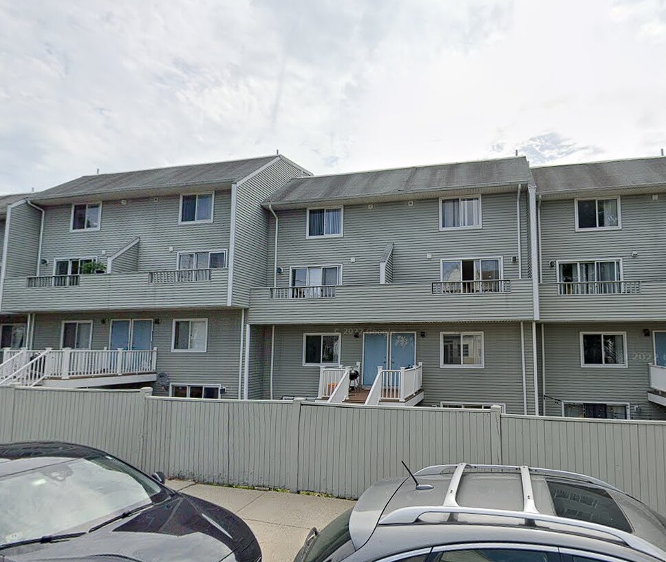Foto principal - 150 North Beacon St