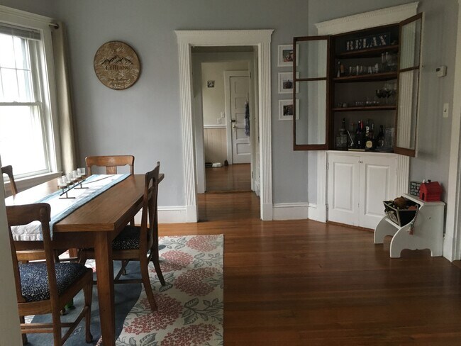 Foto del edificio - 37 Bellevue Ave