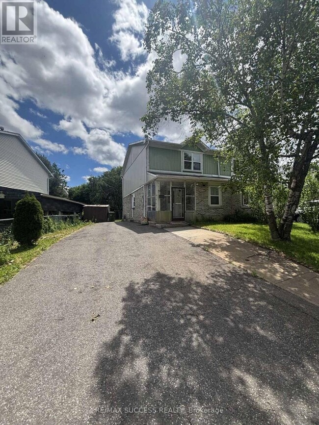 Building Photo - 29 Horseley Hill Dr