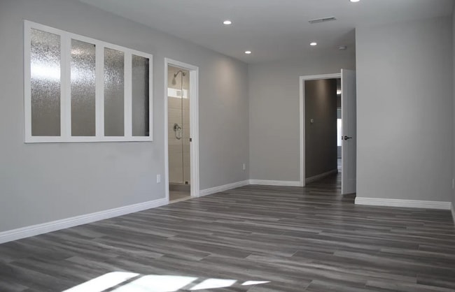 Foto del edificio - 2215 S Highland Ave