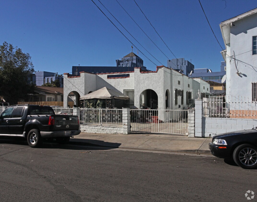 Primary Photo - 1335-1337 N New Hampshire Ave