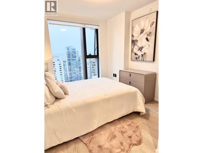 Photo du bâtiment - 1482 Robson St