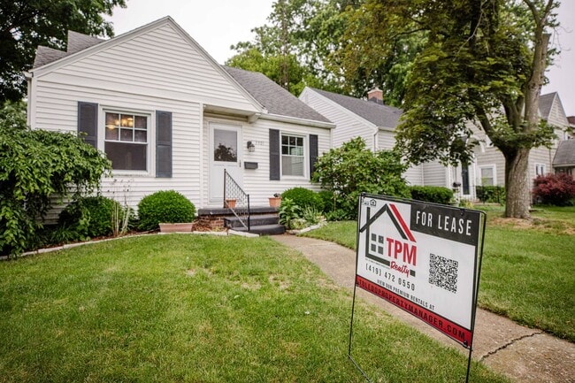 Building Photo - West Toledo 3 Bedroom