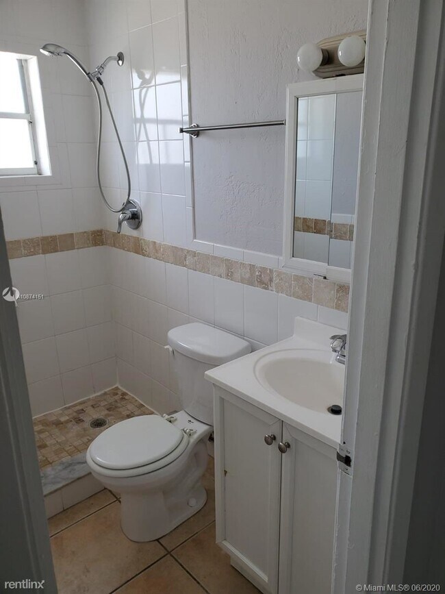 Foto del edificio - 2 br, 2 bath  - 2775 Taft St Apt 312