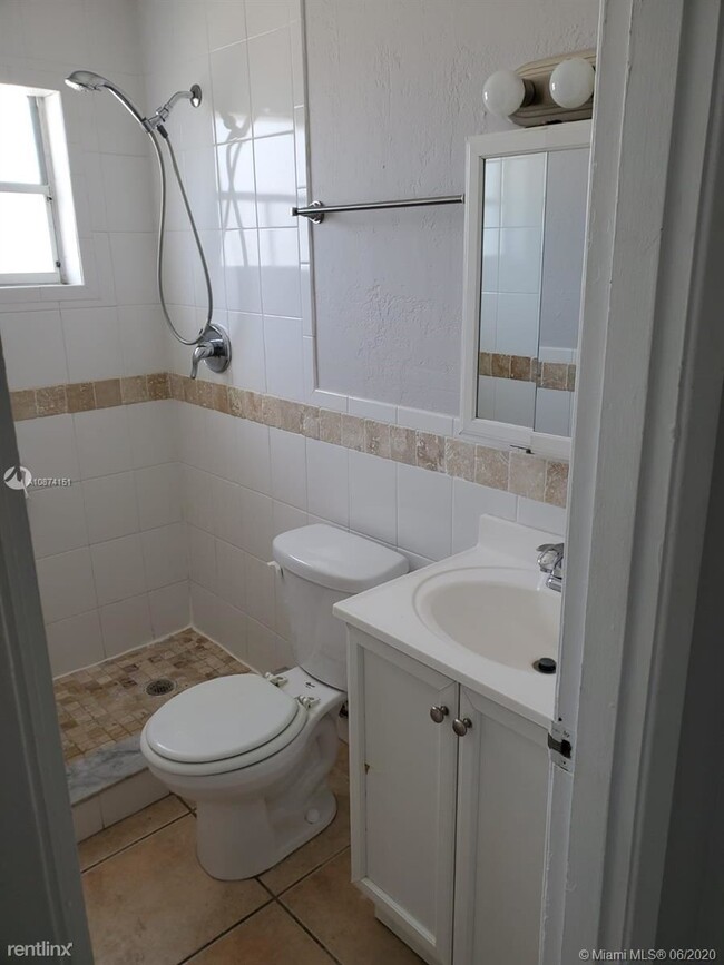 Building Photo - 2 br, 2 bath  - 2775 Taft St Apt 312