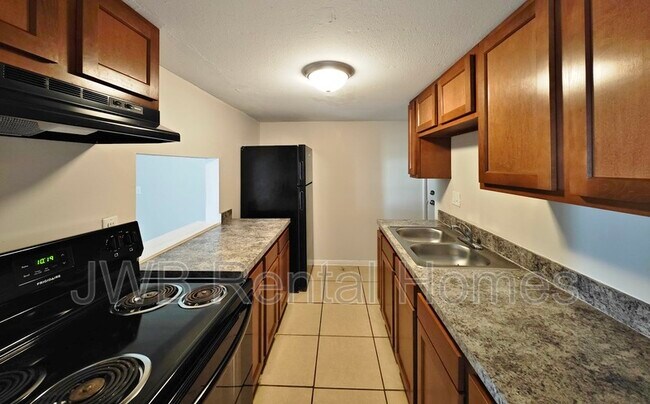 Foto del edificio - 851 Bert Rd