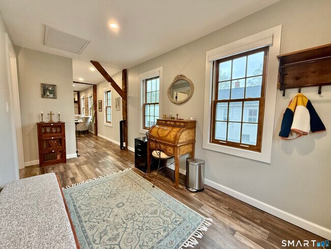 Foto del edificio - 4 Main St S