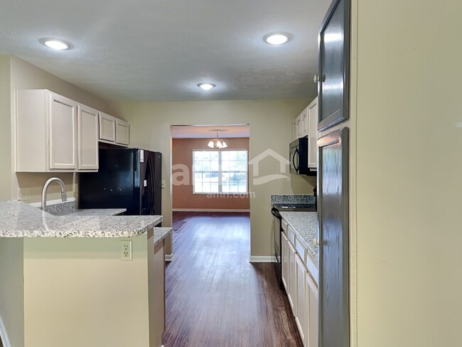 Foto del edificio - 545 Foxglove Ct