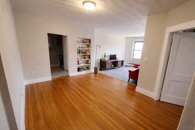 Building Photo - 30 Claflin Rd