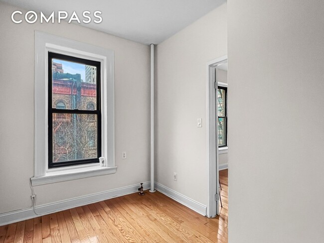 Foto del edificio - 270 E 78th St