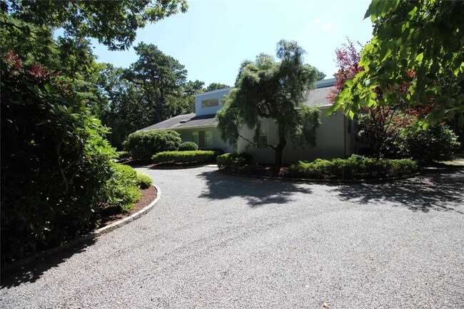 Building Photo - 7 Eagle Close