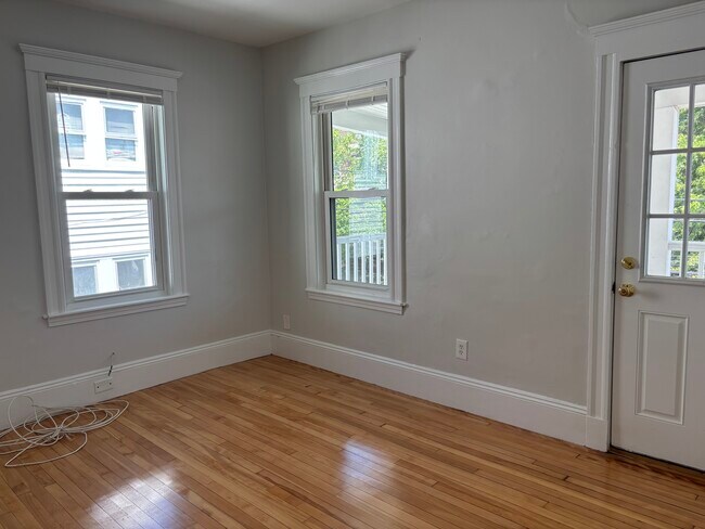 Building Photo - 32 Matchett St